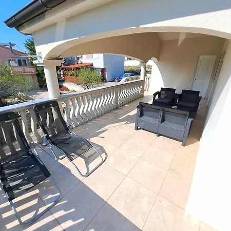 Apertment Kiki Apartment