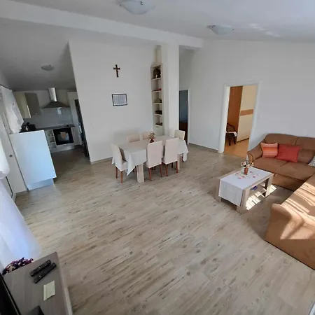 Apartament Apertment Kiki *