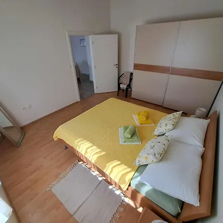 Apertment Kiki Apartament *