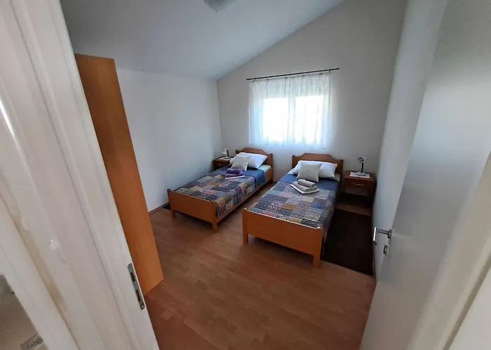 Apertment Kiki * Starigrad Paklenica